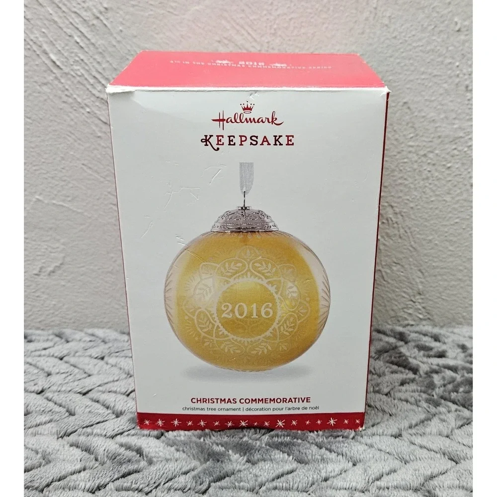 Hallmark 2016 Christmas Commemorative Gold‎ Glass Bulb Ornament Keepsake